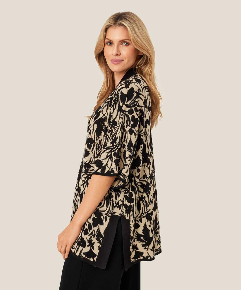 Frydina Topp, Black